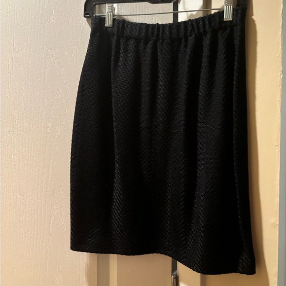 Gorgeous St.John knit suit - Picture 4 of 4